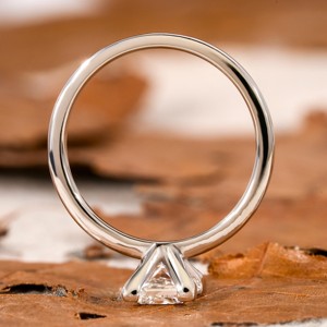 แหวนเพชรแบบโซลิแทร์สำหรับผู้หญิงแหวนหมั้น1.00CT ตัดเป็นวงแหวนทองคำขาวเป็น V สำหรับเป็นของขวัญครบรอบ - Product Image 4