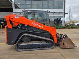 Chargeuse compacte sur chenilles Kubota SVL97-2, moteur diesel, équipement de construction lourd - Product Image 3