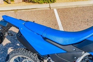 Motocicleta SPEEDER WR125RR Ligera, Doble Propósito, Legal para Calle, Origen Estadounidense, Inalámbrica/Alimentada por Batería, Depósito - Product Image 2