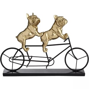 Objet décoratif pour la maison moderne Décoration de table personnalisée pour chiens de cyclisme Décoration de table pour amoureux des animaux en métal Plaques de couleur or - Product Image 1