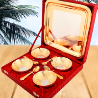 Service de table en laiton plaqué or et argent avec quatre bols, quatre cuillères et un plateau – Meilleure assiette rouge brillante pour cadeaux de remerciement