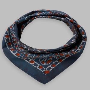 Vente en gros d'écharpes de créateurs de style carré bas quantité minimale de commande Bandana impression personnalisation ethnique écharpe légère double lisse - Product Image 4