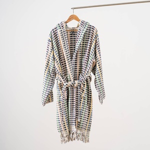 เสื้อคลุมอาบน้ำแบบตุรกี Pompom หลากสีผสมผสาน มีฮู้ด ผ้าฝ้าย 100% - Product Image 4