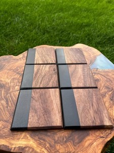 Posavasos de resina epoxi de madera de nogal hechos a mano, posavasos de diseño único para decoración del hogar, manteles y almohadillas - Product Image 3