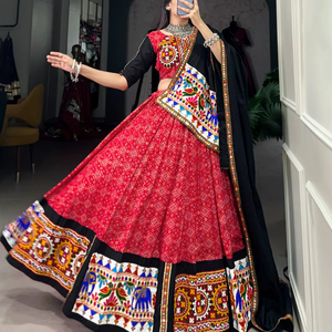 Nouveau Designer Pure Rayonne avec Imprimé Et Gamthi travail Avec Miroir travail Lehenga Choli Collection pour Femmes Vente en Ligne - Product Image 2