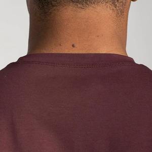 Design personnalisé T-shirt pour hommes Fitness Athletic Slim T-shirt de gymnastique avec ourlet superposé fendu sur le côté Chemises marron à col rond pour garçons - Product Image 5