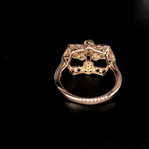 แหวนเพชรธรรมชาติสี G-H ทรงกลมสวยงาม0.41ct คลาสสิกสีกุหลาบทองพร้อมการตั้งค่าแบบง่ามความชัดเจน - Product Image 4