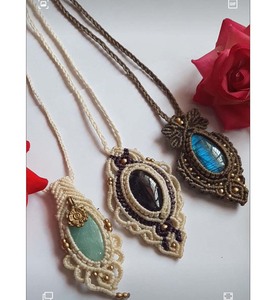 Collar de Macramé Hecho a Mano con Colgante de Piedra de Malaquita Natural, Joyería Bohemia con Animal, Collar Ajustable Anudado a Mano - Product Image 2