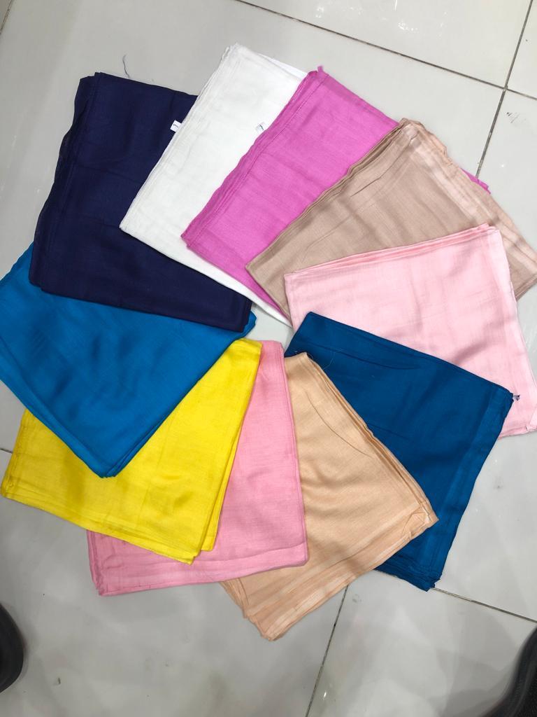 Noir, Blanc, Rose, Vert, Marron, Beige, Bleu marine