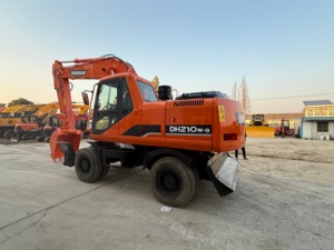 Excavadora de Orugas Usada Doosan DH210W-7, 20 Toneladas, Modelo 2023, 90% Nueva, Componentes Principales Certificados: Motor, Engranaje, Rodamiento, Precio Bajo - Product Image 4