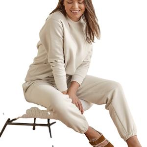 Sweat-shirt d'hiver en coton biologique imprimé pour femme, pull décontracté avec manches chauve-souris et logo frontal - Product Image 4