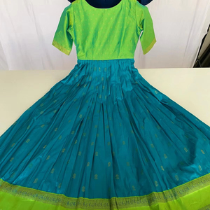 เซ็ตชุดคลุมสไตล์บูติกสุดพิเศษแบบอินเดียชุดผ้าไหมชุดแฟนซีใส่ทำงานชุดประจำชาติทันสมัยล่าสุด - Product Image 1