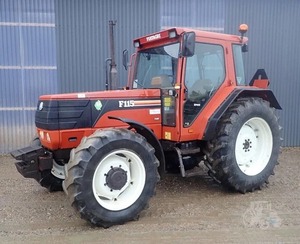 รถไถเดินตาม Fiat F115 ปี 1993 90 แรงม้า แบบมีห้องโดยสาร พร้อมเกียร์ ปั๊ม และลูกปืน - Product Image 1