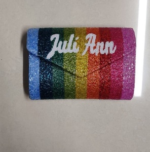 กระเป๋าคลัทช์ประดับลูกปัดมือสำหรับเจ้าสาวสีรุ้งแบบส่วนตัวกระเป๋าคลัทช์แม่เหล็กสแน็ปซาตินผ้ากำมะหยี่สไตล์แฟชั่นสำหรับผู้หญิง - Product Image 4