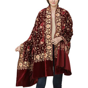 New Model Fashionable Solid Color Women Velvet <b>Shawl</b> Hot Sale Thick Warm <b>Ladies</b> Outdoor Use Velvet <b>Shawl</b> - Product Image 3