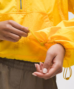 2025 venta al por mayor ligero diseño personalizado OEM al aire libre a prueba de viento chaquetas impermeables cómodos abrigos cortavientos para mujeres - Product Image 5