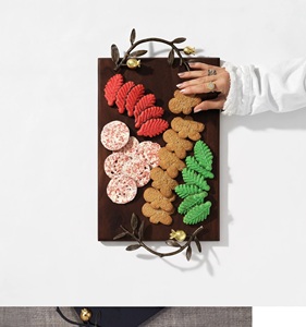 Tabla de pan de Granada de material de madera de forma rectangular disponible para servir con mango de hojas de aluminio a la venta - Product Image 3