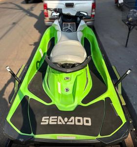 Compre Jet Ski de 4 Tiempos de Alta Calidad a Bajo Costo - Product Image 1