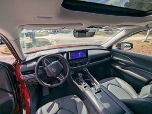 Toyota Grand Highlander Hybrid XLE 2024, SUV/Crossover de Tracción Delantera y Transmisión Variable - Product Image 5