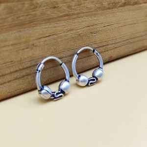 Boucles d'oreilles créoles fines en argent sterling 925 de style balinais vintage faites à la main - Product Image 2