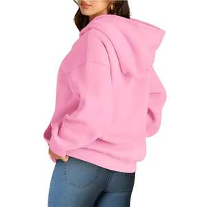 Sudadera con Capucha y Logotipo Bordado en la Parte Delantera, Informal, con Bolsillo, Holgada, de Forro Polar, para Mujer, al por Mayor, en Existencia - Product Image 4