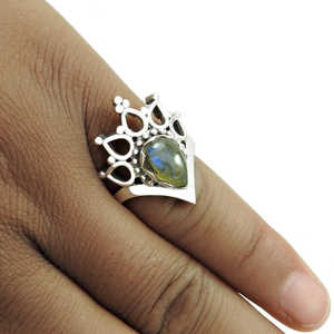 Anillo de Plata 925 con Corona Clásica para Mujer, Hecho a Mano, con Gema de Labradorita en Corte Lágrima, Estilo Boho, el Mejor Regalo para Mamá - Product Image 2