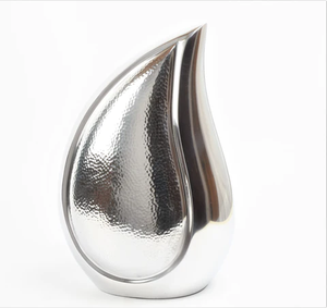 Estilo único de la mejor calidad para suministros funerarios Aspecto elegante Urna de cremación de metal de estilo clásico Gota de lágrima con diseño grabado - Product Image 3