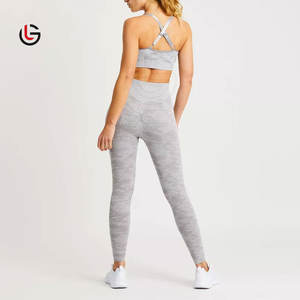 Ensemble de yoga professionnel OEM grande taille pour femmes respirant à séchage rapide et écologique avec motif solide - Product Image 3