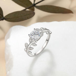 แหวนหมั้นแบบปรับได้รูปใบไม้เงินแท้ Jeulia ชุบทอง 18K แหวนแฟชั่นสุดโรแมนติก - Product Image 5
