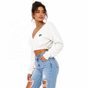 Sweat-shirt court à col en V pour femme, manches longues, ourlet élastique, coupe décontractée, pull décontracté en molleton doux, style streetwear, haut à capuche - Product Image 1