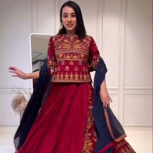 Navratri Lehenga con rayón puro y trabajo Gamthi intrincadamente bordado - Product Image 2