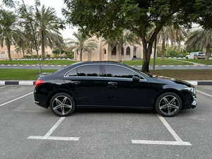 รถยนต์มือสอง เบนซิน ซีดาน ขับเคลื่อนสี่ล้อ เบาะหนัง ภายในสีเข้ม พวงมาลัยซ้าย หลังคาซันรูฟแบบพาโนรามา เกียร์อัตโนมัติ รุ่นปี 2024 วิ่ง 1-25000 ไมล์ กล้อง 360 องศา ด้านหลัง - Product Image 4