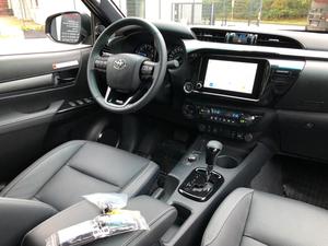 2025 NOUVEAU À YOTA HILUX 4.0 DOUBLE CAB INVINCIBLE 2.8AUT 4WD V6 SUV D-4D 4X4 Double Cabine TRANSMISSION AUTOMATIQUE - Product Image 2