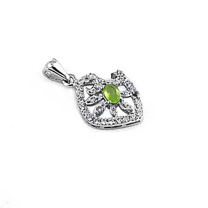 Pendentif en argent 925 avec péridot, design floral classique pour femme, pierre ovale taillée, charme solitaire, bijoux à porter au quotidien - Product Image 3