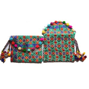 Embrague étnico de estilo bohemio de gran capacidad, azul, rojo, patrón de caramelo, Material de algodón, colores personalizables duraderos y logotipo para uso en exteriores - Product Image 1