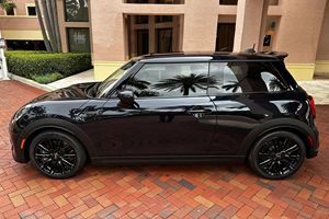 มินิ คอปเปอร์ เอส ปี 2024 หลังคาแข็ง เกียร์อัตโนมัติ เครื่องยนต์ 4 สูบ หลังคาซันรูฟแบบพาโนรามา เบาะหนัง จอสัมผัสไฟฟ้า - Product Image 5