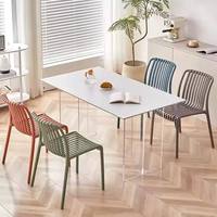 Chaises d'extérieur empilables nordiques modernes en plastique PP pour hôtels, restaurants, événements et cafés – Vente en gros à prix réduit