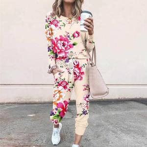 เสื้อวอร์มพิมพ์ลายดอกไม้พร้อมกางเกงชุดวอร์ม550แกรมสำหรับผู้หญิง330พรีเมี่ยม - Product Image 2