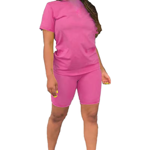 Ensemble haut à manches courtes et short personnalisé de couleur unie pour femmes, tenue d'été décontractée pour Hangouts décontractés et journées décontractées - Product Image 2