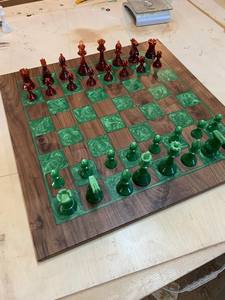Jeu d'échecs en bois et résine de designer |   Finition artisanale de luxe |   Prix de gros en vrac direct usine - Product Image 2