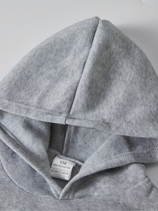 Sudadera con Capucha Unisex Personalizada en Gris, Negro y Azul Marino con Bordado de Diseño y Estampado, Sudadera con Capucha y Forro, Corte Regular para Hombre - Product Image 4