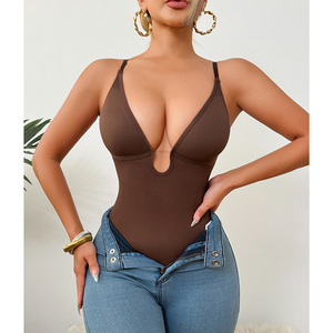 Mono sexy con cuello en V profundo y abertura en la cintura para realzar la figura perfecta de la mujer - Product Image 5