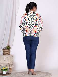 Blusa Bohemia hecha a mano para damas, bordado floral, borla, tela suave cómoda, tejido, método de tejido para fiestas informales - Product Image 4