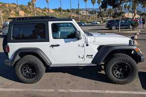 Jeep Wrangler Sport 4x4 2020 Usado, Transmisión Manual de 6 Velocidades, Techo Rígido de Fábrica, Propiedad de California - Product Image 3