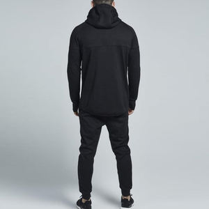 Sudadera con capucha de color beige con cremallera negra Material transpirable Disponible en varios colores - Product Image 6