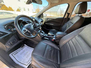 Auto Usado de Calidad a Precio Accesible, Ford Escape Titanium 2014, Volante a la Izquierda - Product Image 2
