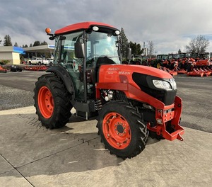 รถแทรกเตอร์2022 Kubota M4N-071HDC12 MFWD รถแทรกเตอร์อเนกประสงค์รุ่นแคบพร้อมห้องโดยสารมีความเสถียร4WD และประสิทธิภาพที่มีประสิทธิภาพ - Product Image 1
