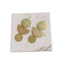 Mode mignon boucles d'oreilles en laiton femmes poli plaqué or taille personnalisée fait à la main artisanat fête utilisation vente - Product Image 4