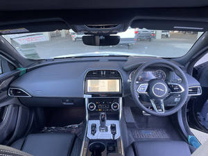 Buena Oferta Jaguar XE P250 Edición Limitada 2022 Usado, Volante a la Derecha, Tracción Trasera, Motor Turbo de Gasolina de 2.0L y 8 Velocidades con 250 CV, Francia - Product Image 3