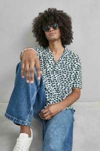 Camisa Casual de Verano 2026 para Hombre, Cuello en V, Manga Corta, con Botones, Antiarrugas, Estampado Animal, para Uso Diario - Product Image 2